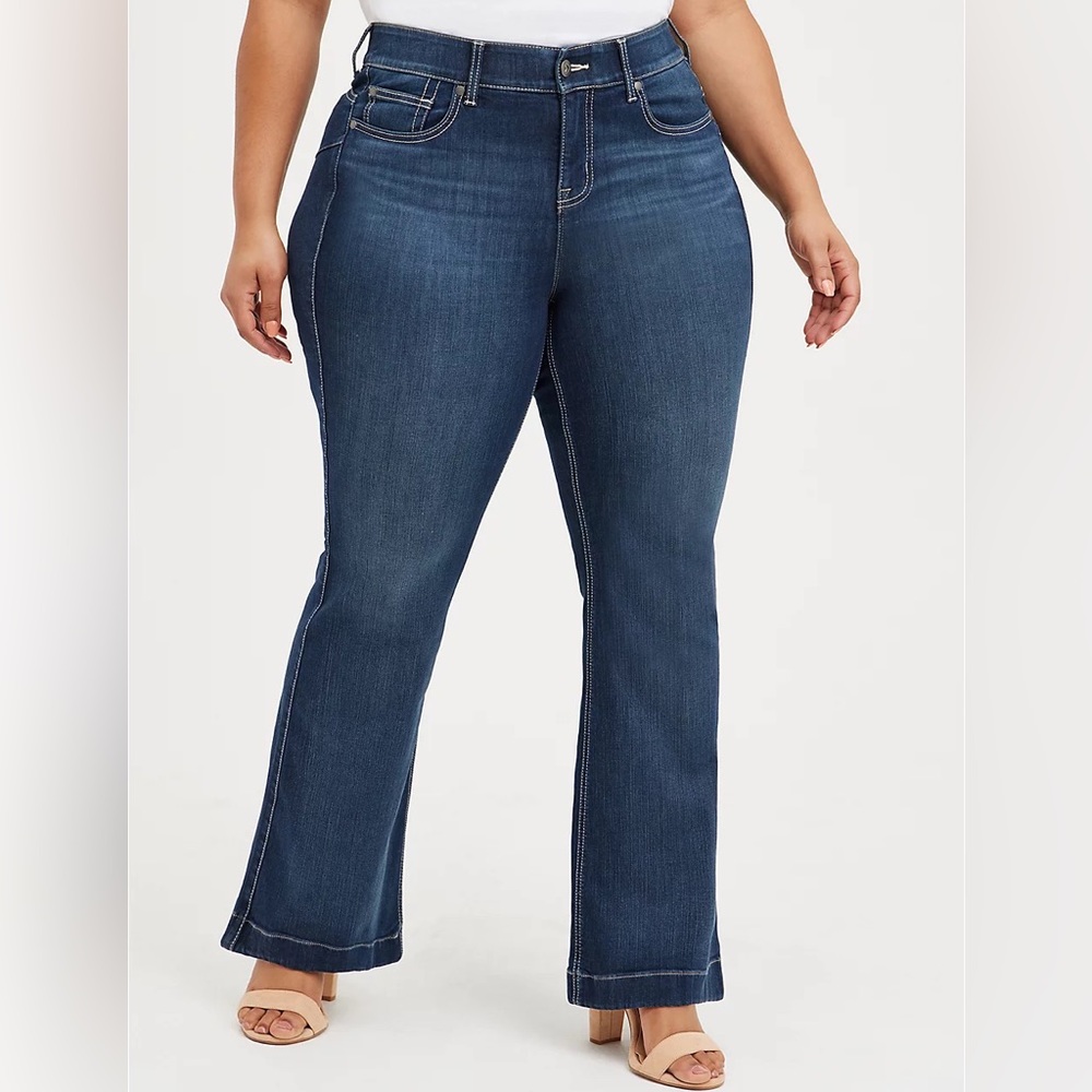 NWT Torrid Bombshell Flare High Rise Jeans Size 26R